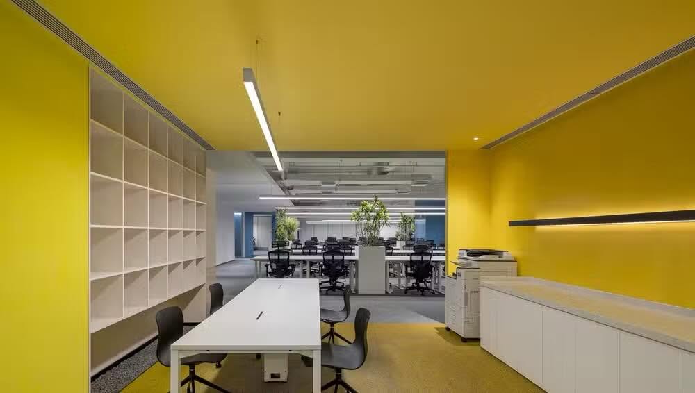 Commercial building by Monyyatt Group